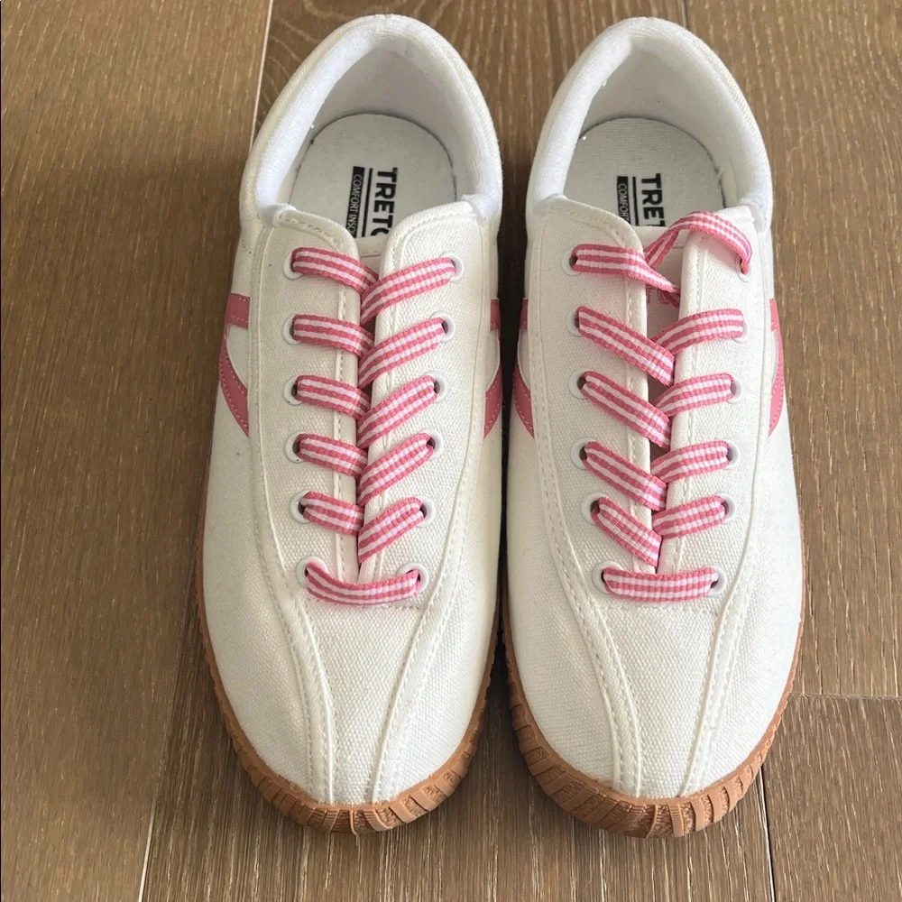 Tretorn Cream and Pink Canvas Sneakers size 8